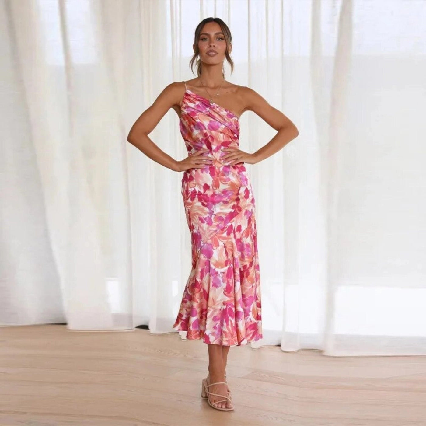 Willa™ | Asymmetrisk maxikjole med blomsterprint