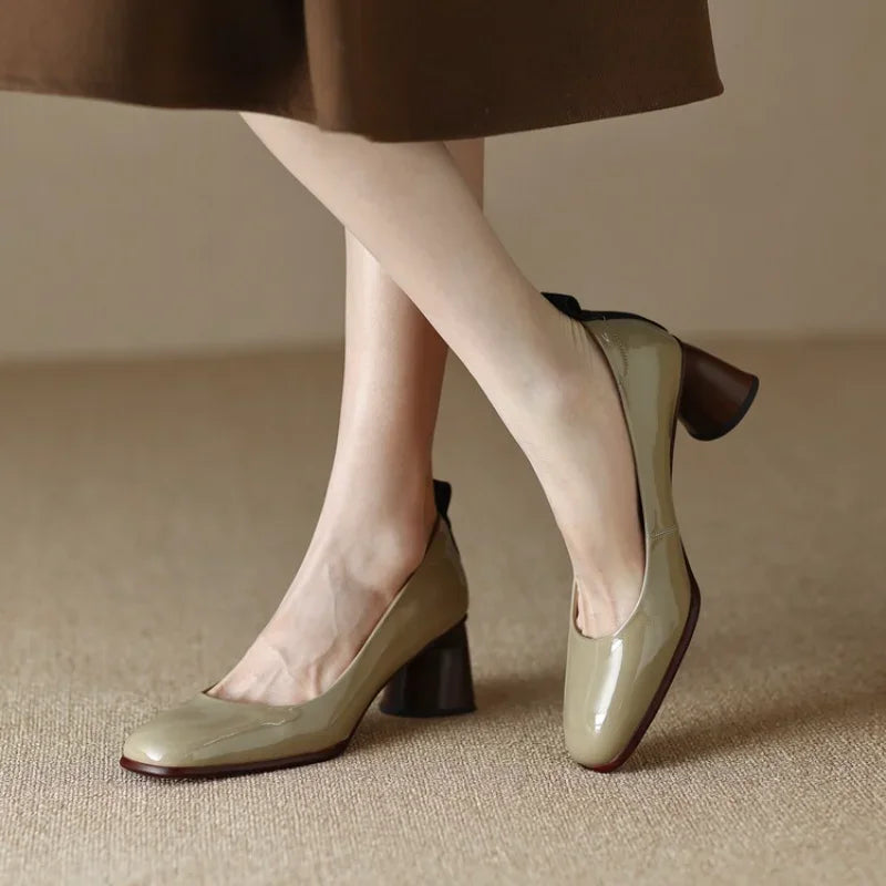 Sanna™ | Pumps med middels hæl